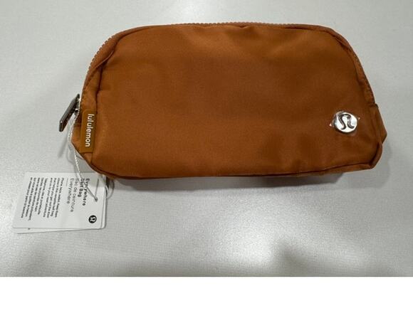 lululemon athletica Handbags - Lululemon Everywhere Belt Bag